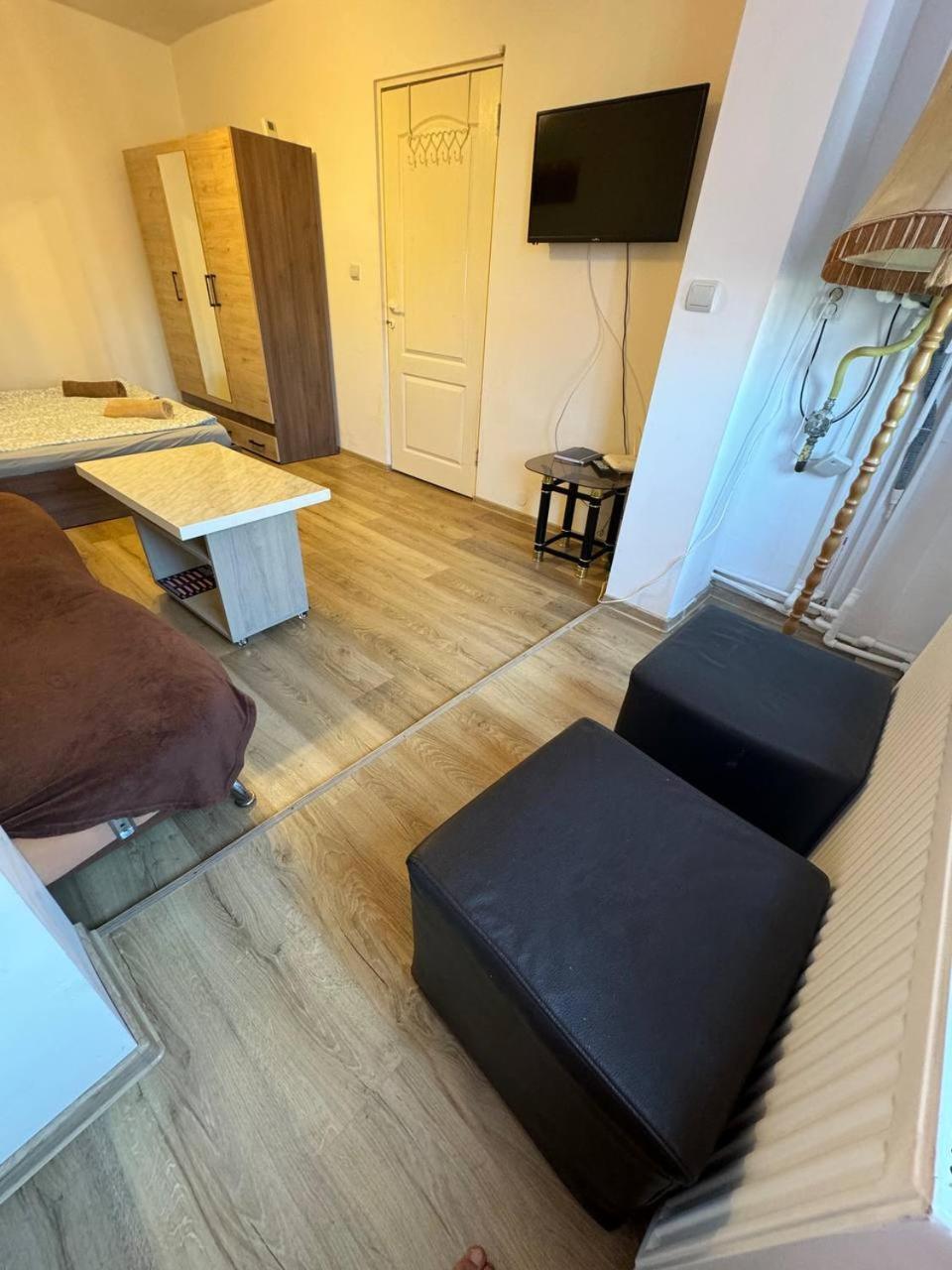 Affordable Apartment Close To The Castle Hunedoara Exteriör bild